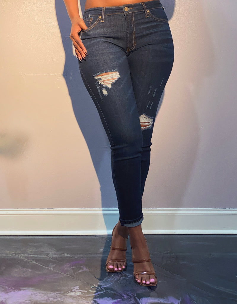 DENIM EVE BLUE DISTRESSED JEANS Apparel & Accessories HAUTE BY TAI´SHEREE   